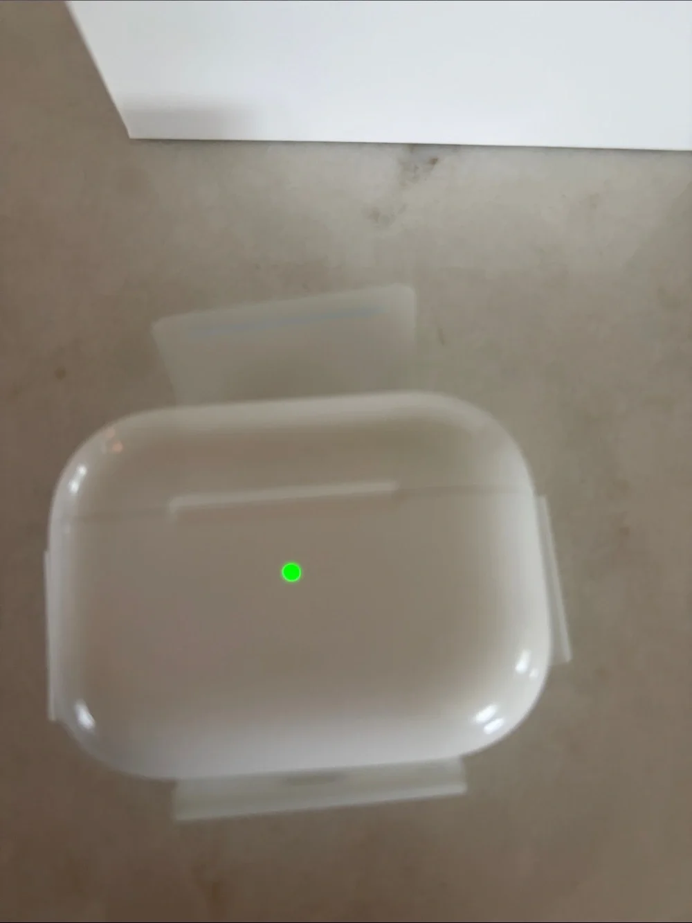 Apple White Wireless Earbuds with Charging Case